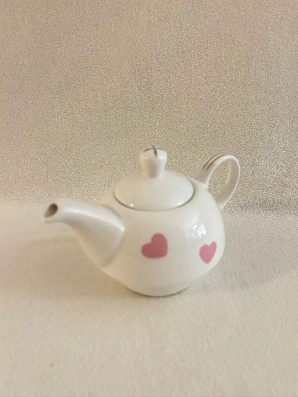 Skinnydip London Pink Hearts Ceramic Teapot Gold Trim